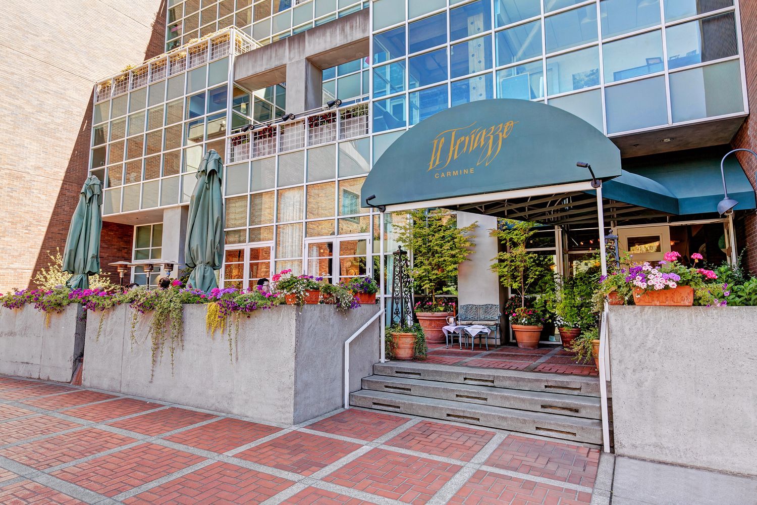 411 1st Ave S, Seattle, WA 98104